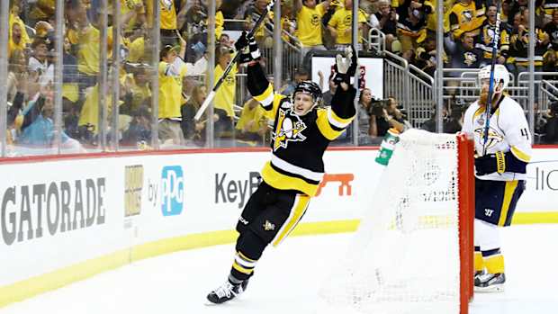 jake-guentzel-penguins-g1-scf-1300.jpg